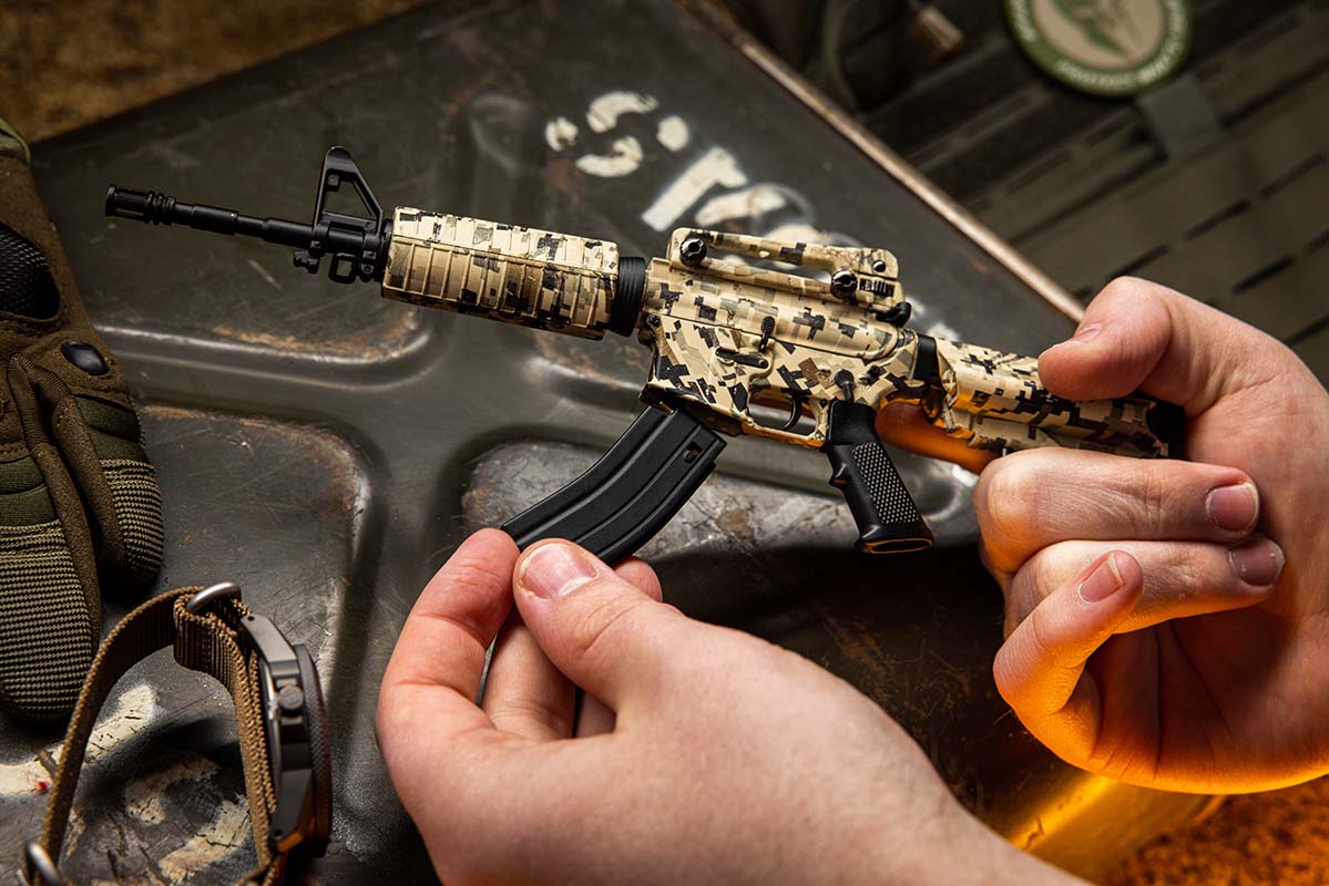 AR15 1:3 Scale Model - Camo